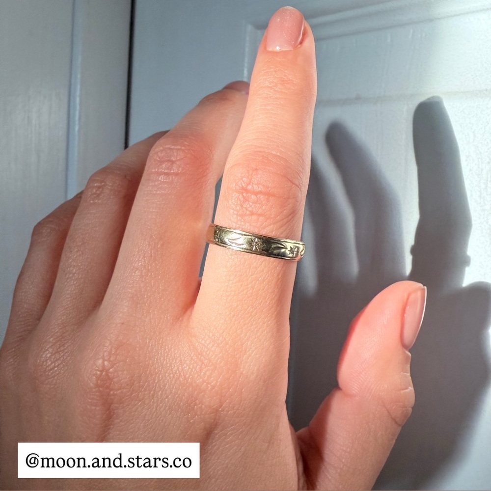 10k diamond starburst engraved ring band sz 8